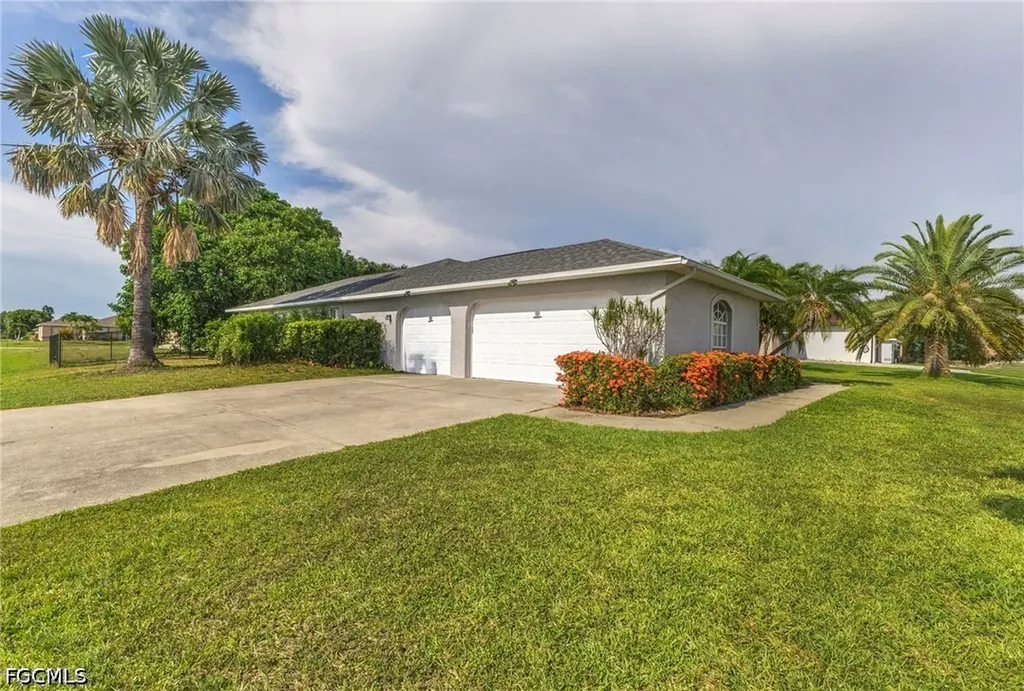 601 SE 19th Street Cape Coral FL 33990