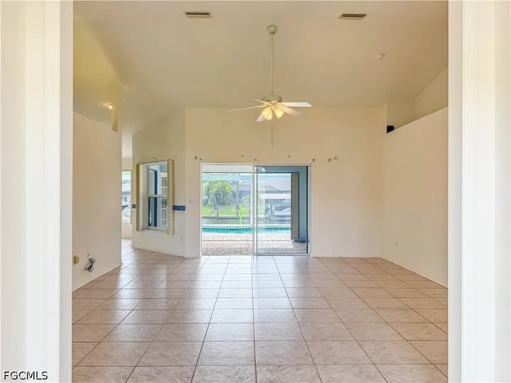 4116 SW 1st Place Cape Coral FL 33914