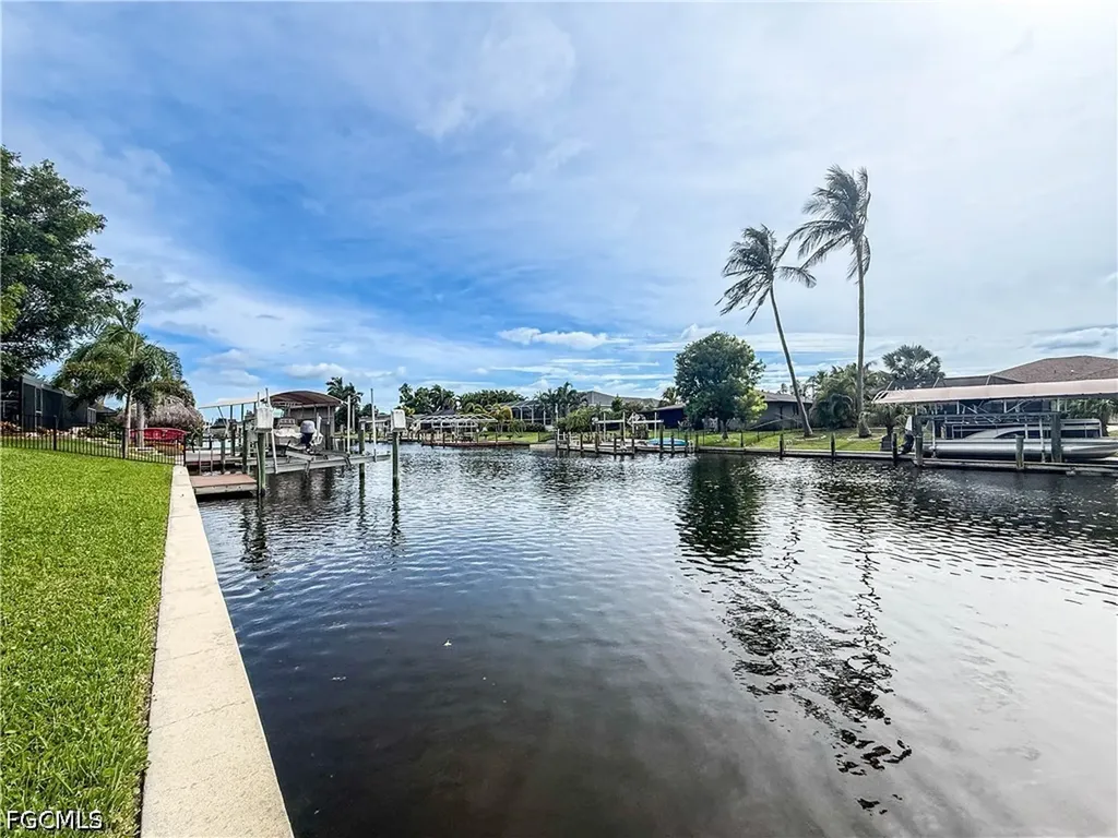 4116 SW 1st Place Cape Coral FL 33914