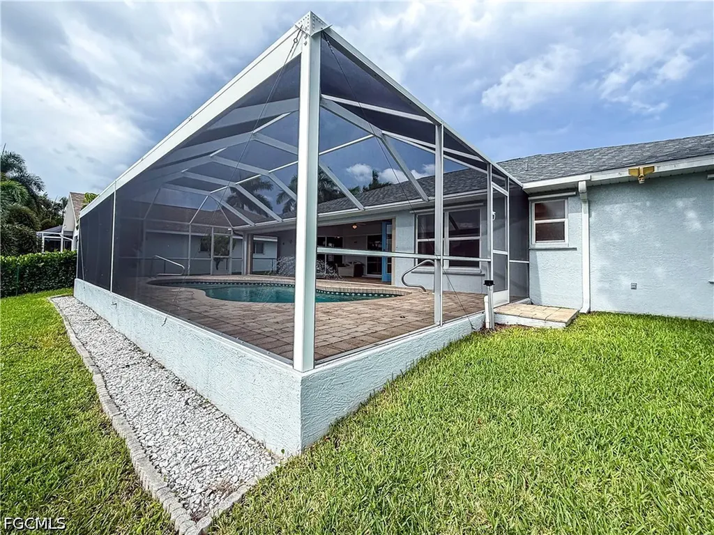 4116 SW 1st Place Cape Coral FL 33914