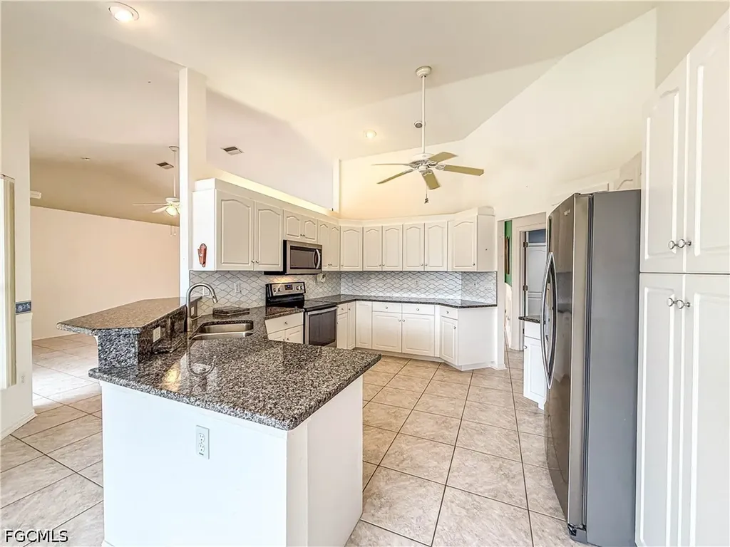 4116 SW 1st Place Cape Coral FL 33914