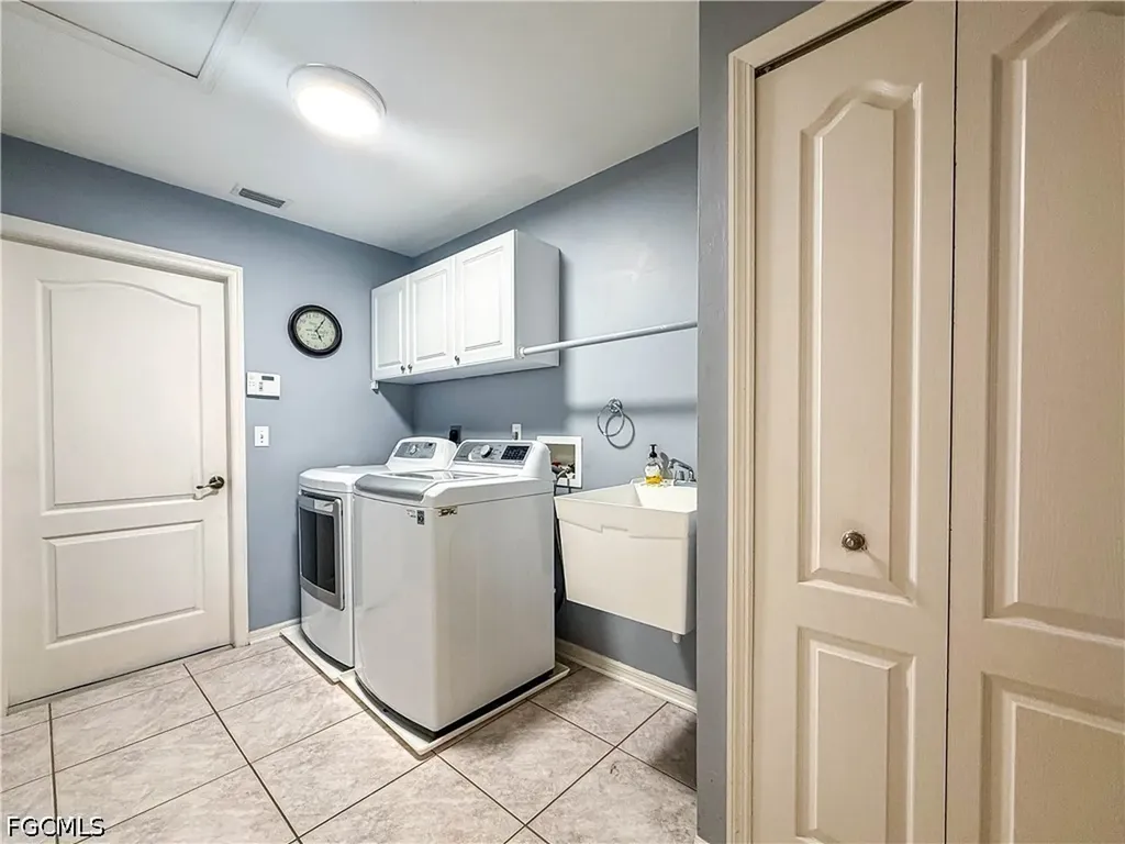 4116 SW 1st Place Cape Coral FL 33914