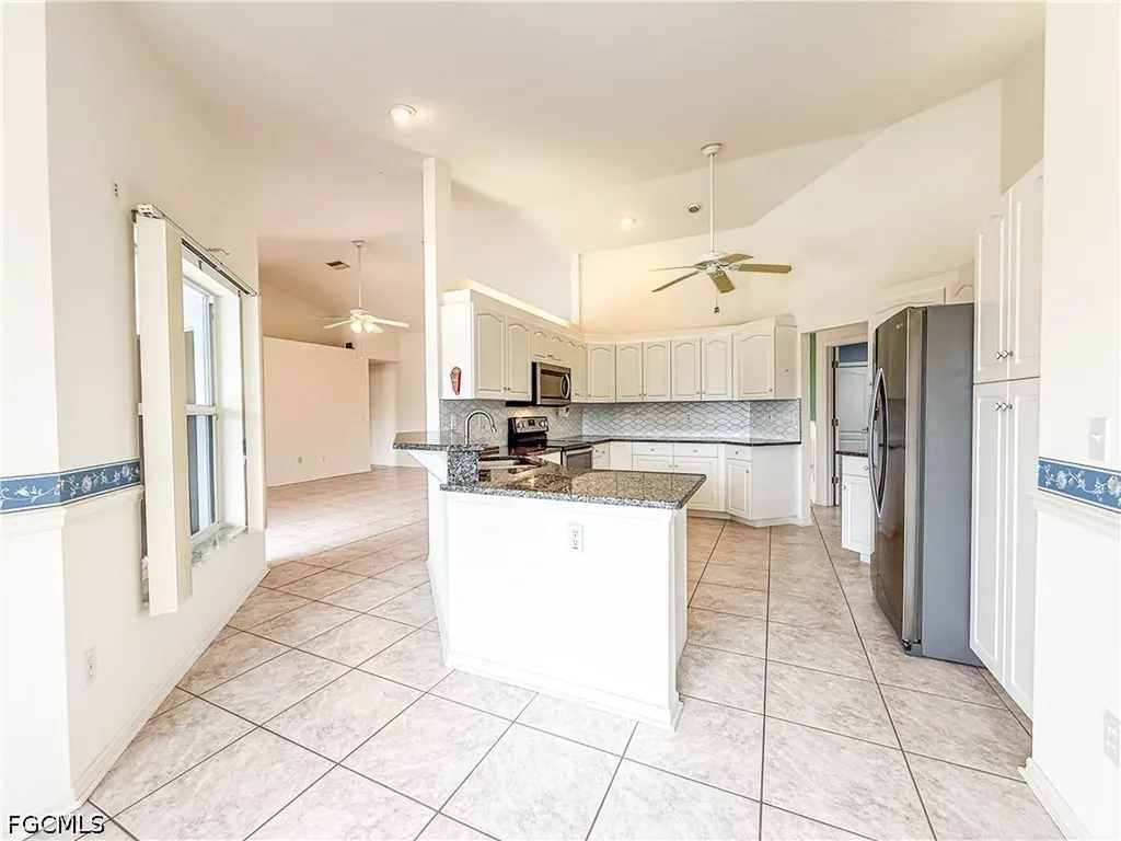 4116 SW 1st Place Cape Coral FL 33914