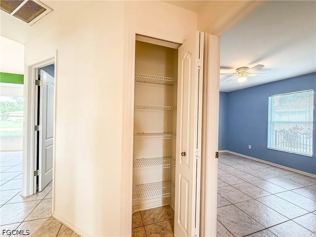 4116 SW 1st Place Cape Coral FL 33914