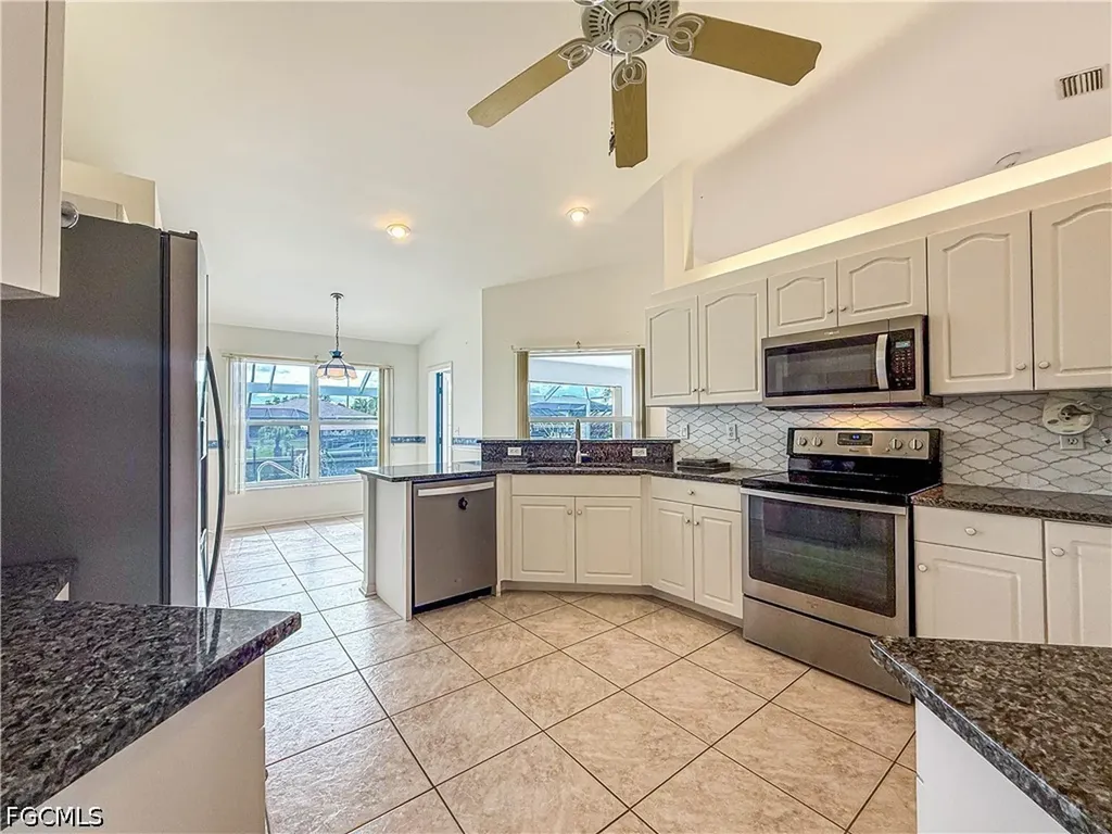 4116 SW 1st Place Cape Coral FL 33914