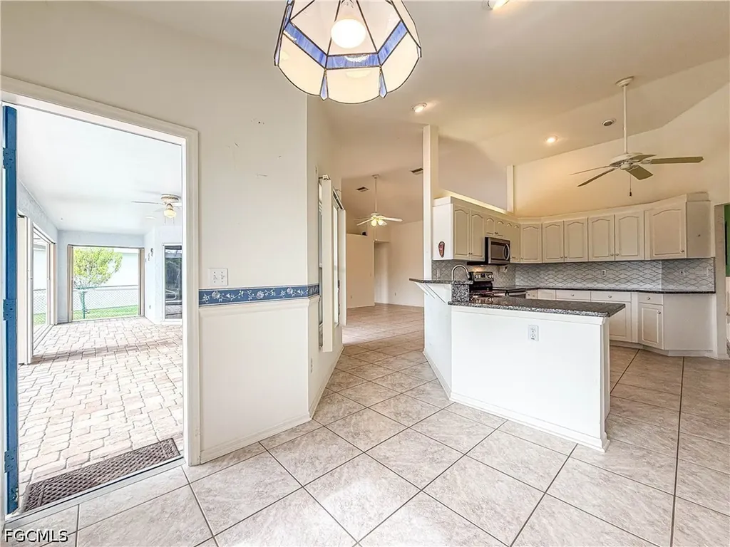 4116 SW 1st Place Cape Coral FL 33914