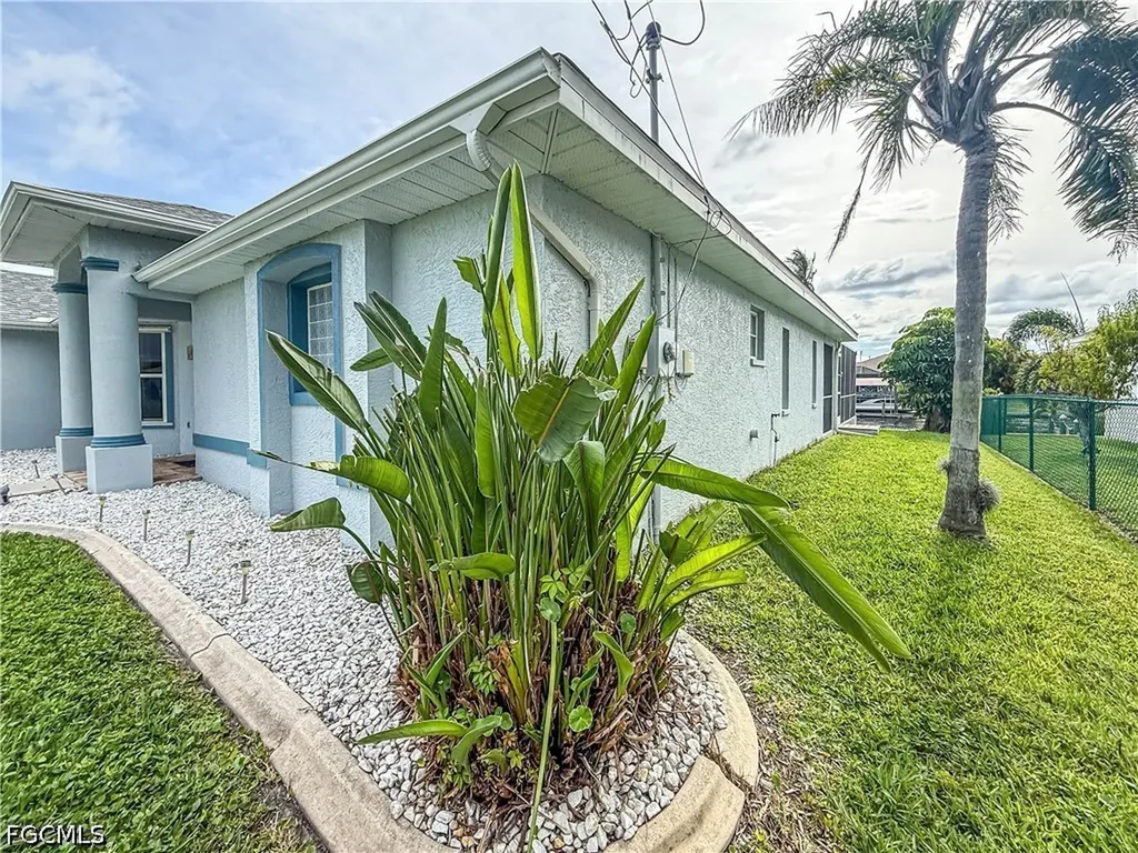 4116 SW 1st Place Cape Coral FL 33914