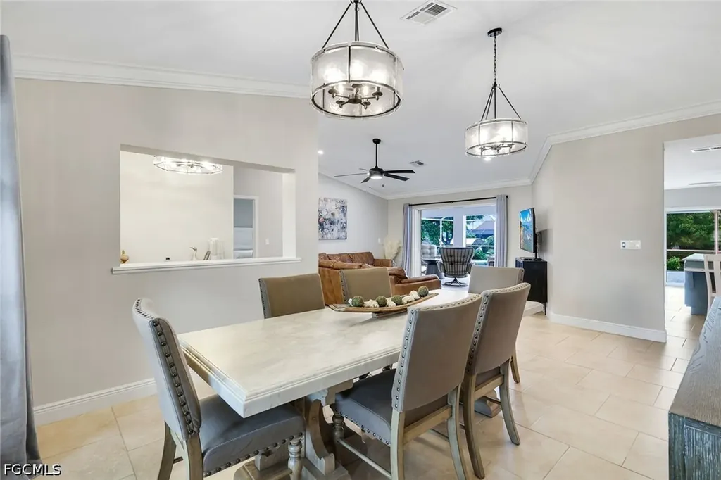 204 SE 20th Place Cape Coral FL 33990