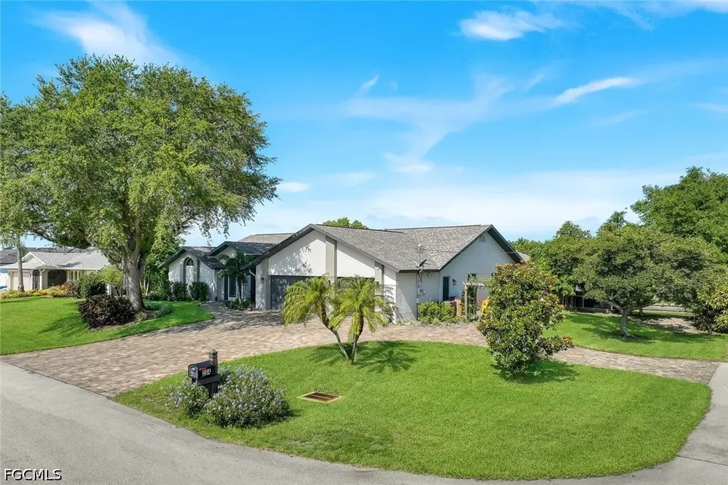 204 SE 20th Place Cape Coral FL 33990