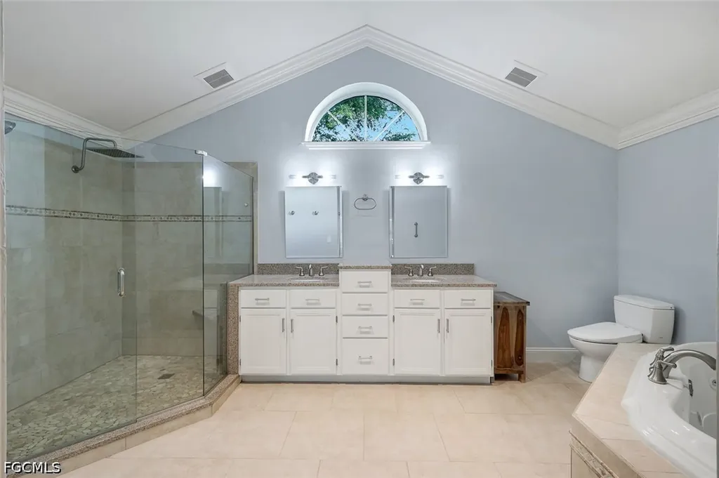 204 SE 20th Place Cape Coral FL 33990