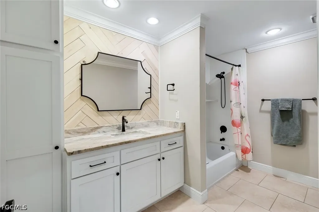 204 SE 20th Place Cape Coral FL 33990