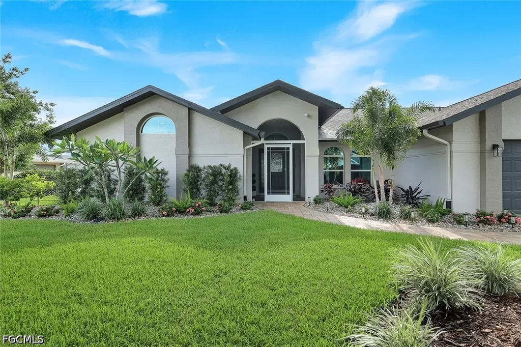 204 SE 20th Place Cape Coral FL 33990