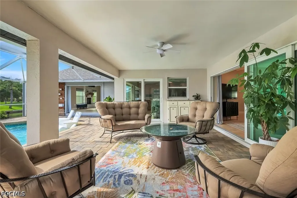 204 SE 20th Place Cape Coral FL 33990