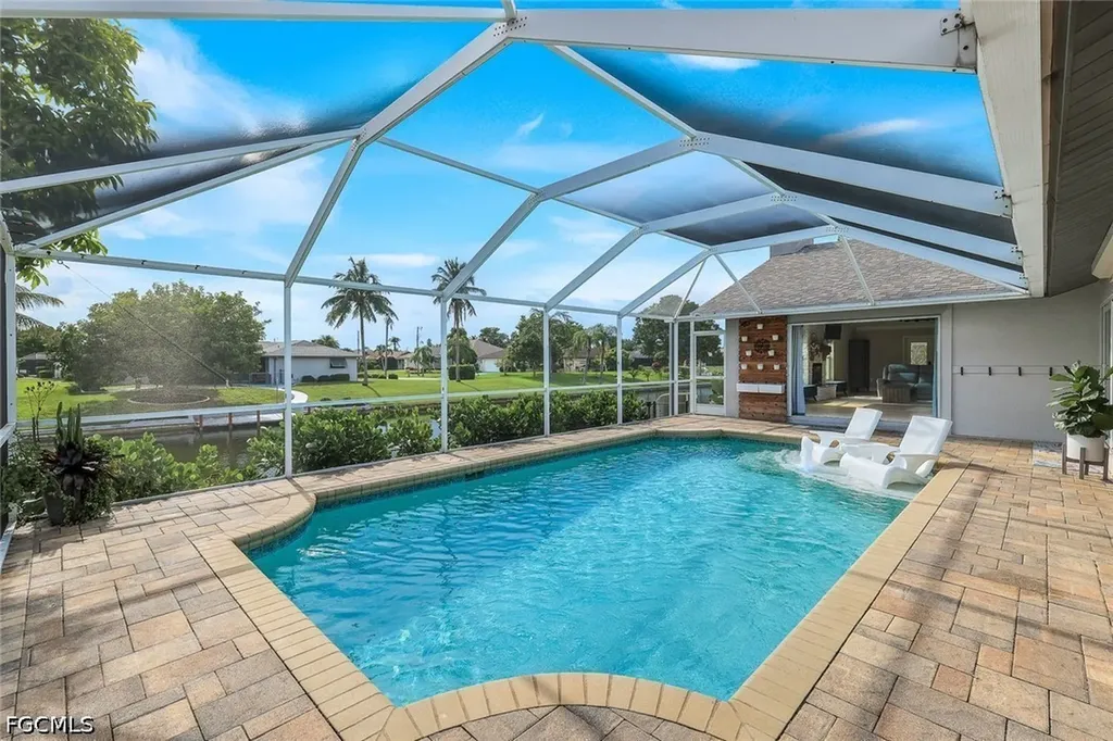 204 SE 20th Place Cape Coral FL 33990