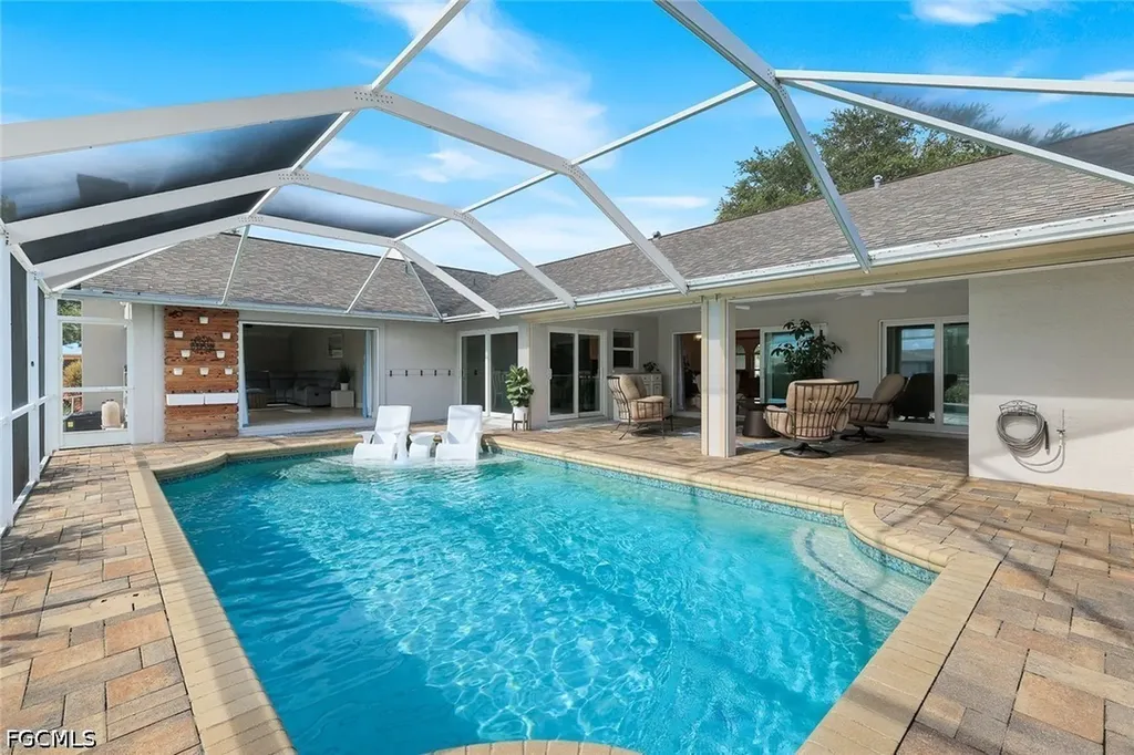 204 SE 20th Place Cape Coral FL 33990