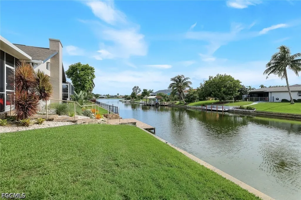 204 SE 20th Place Cape Coral FL 33990