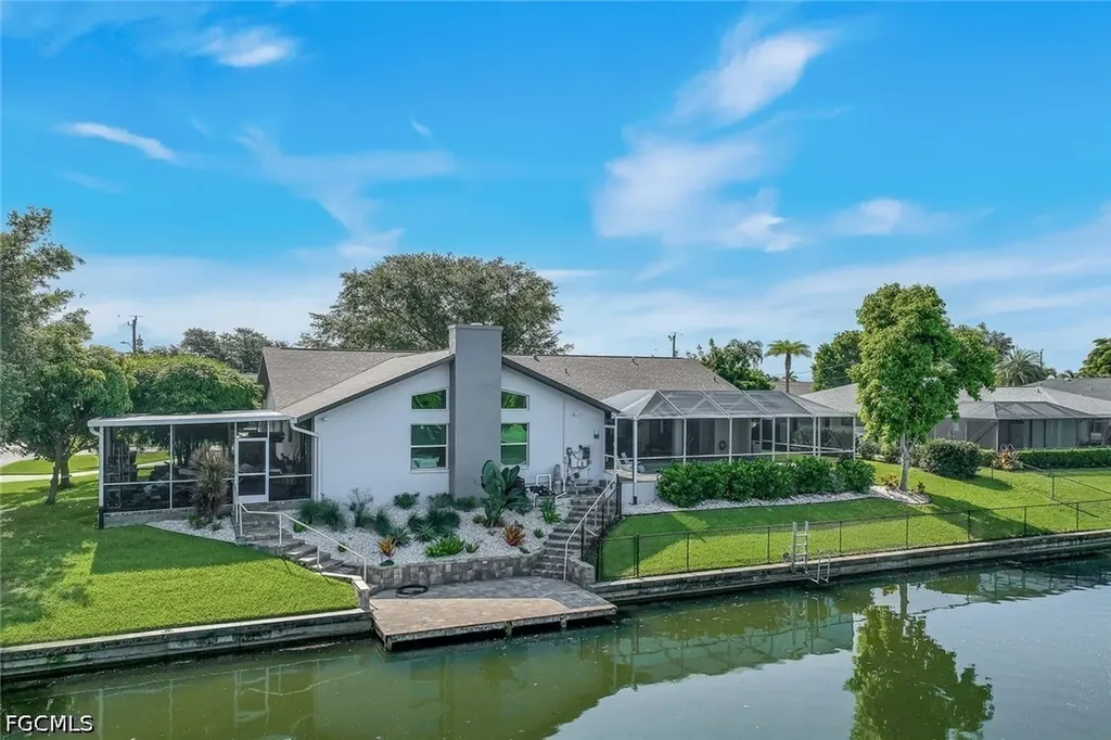 204 SE 20th Place Cape Coral FL 33990