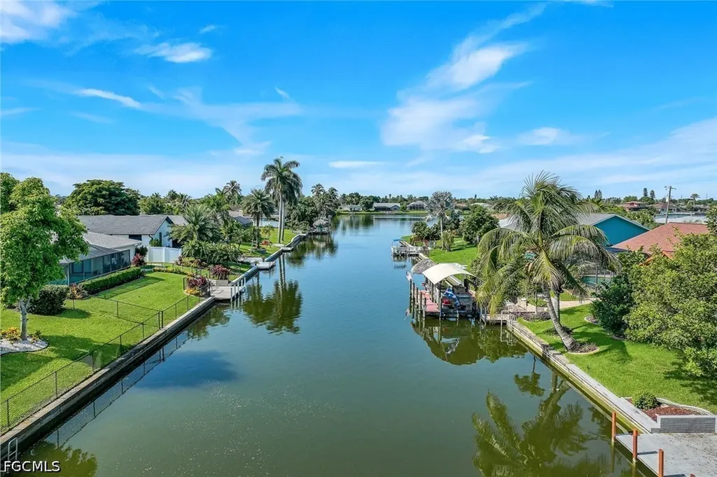 204 SE 20th Place Cape Coral FL 33990