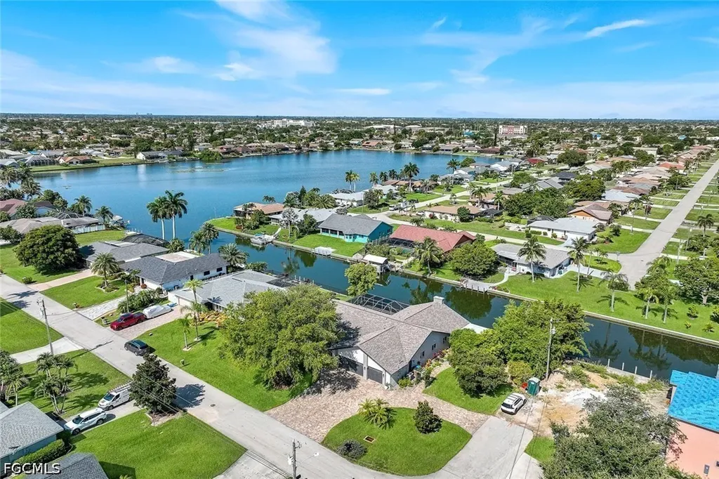 204 SE 20th Place Cape Coral FL 33990