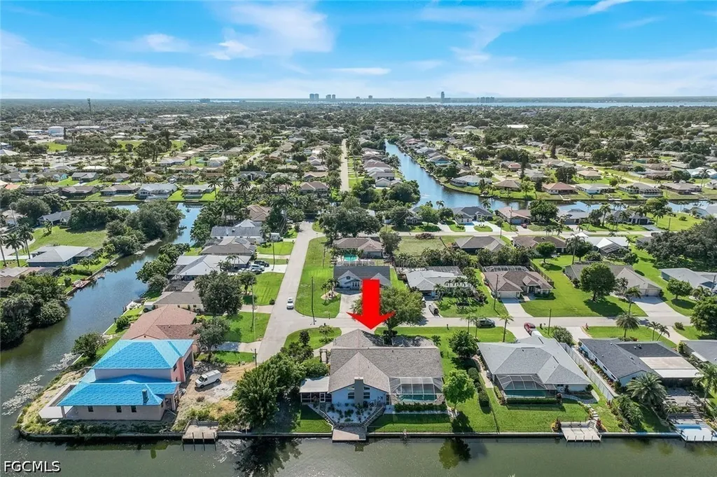 204 SE 20th Place Cape Coral FL 33990