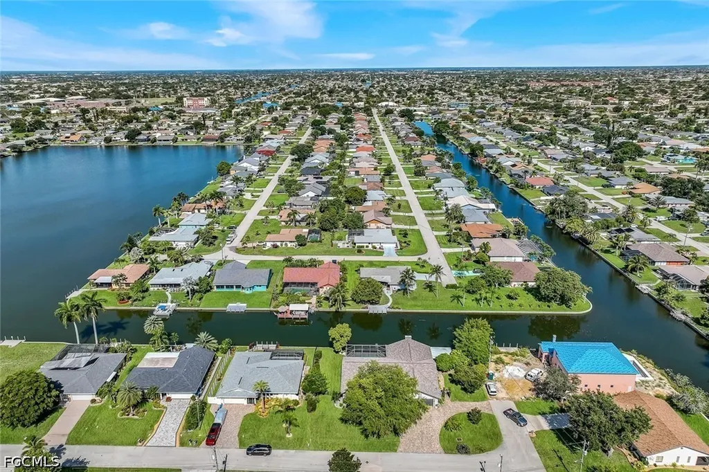 204 SE 20th Place Cape Coral FL 33990