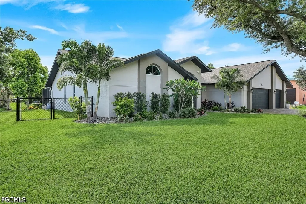 204 SE 20th Place Cape Coral FL 33990