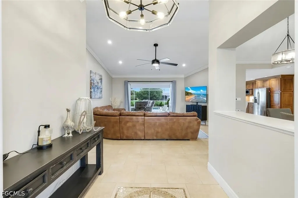 204 SE 20th Place Cape Coral FL 33990