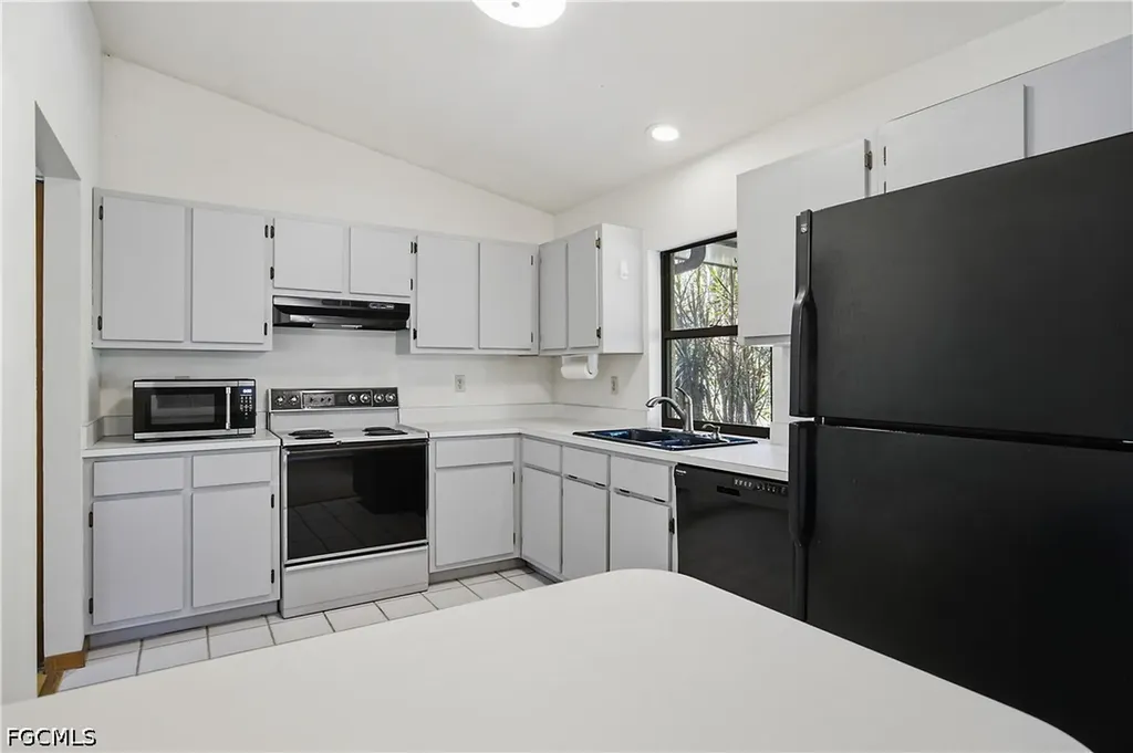 208 NE 9th Avenue Cape Coral FL 33909