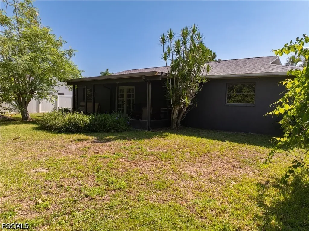 208 NE 9th Avenue Cape Coral FL 33909