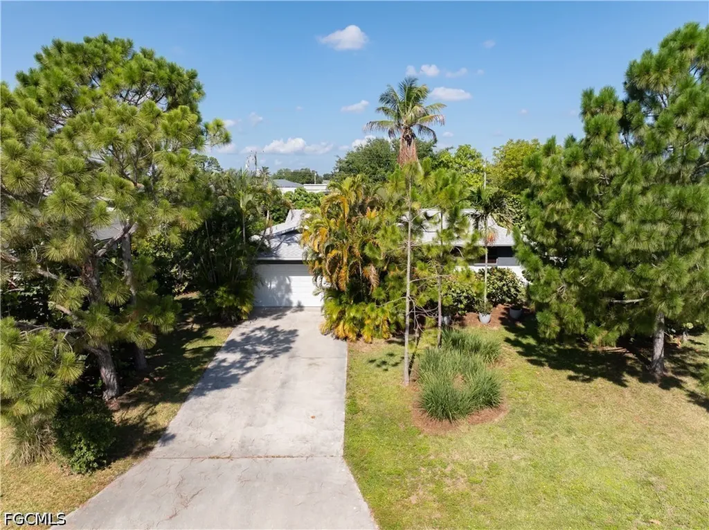 208 NE 9th Avenue Cape Coral FL 33909