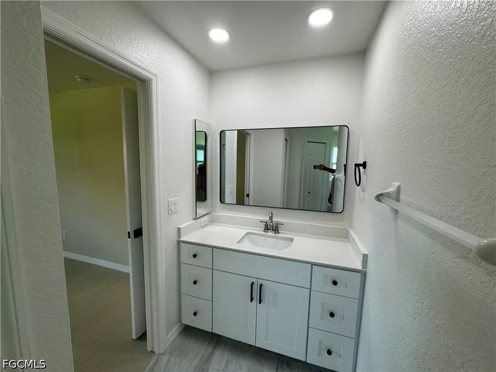 4426 SW Santa Barbara Place Cape Coral FL 33914