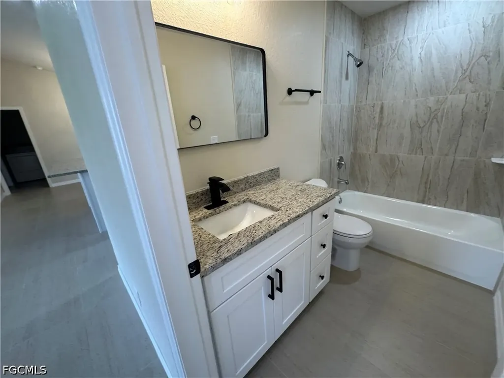 4426 SW Santa Barbara Place Cape Coral FL 33914
