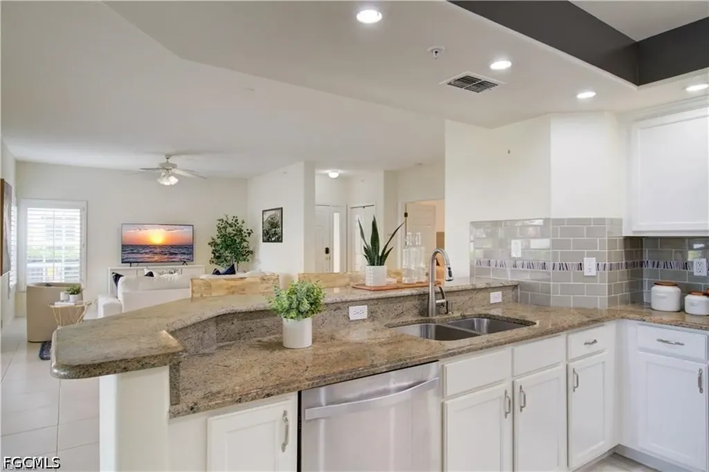 28044 Cavendish Court Bonita Springs FL 34135