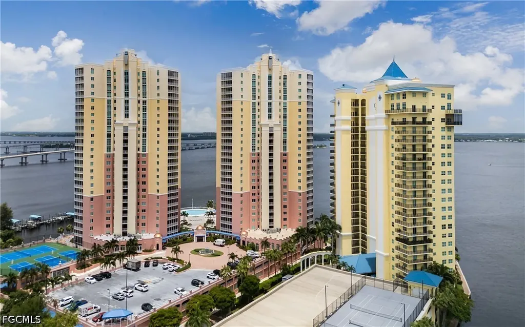 Fort Myers FL, 2743 1ST Street, Unit 704