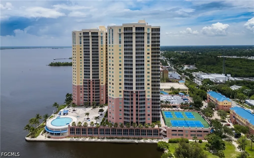 2743 1st Street Fort Myers FL 33916