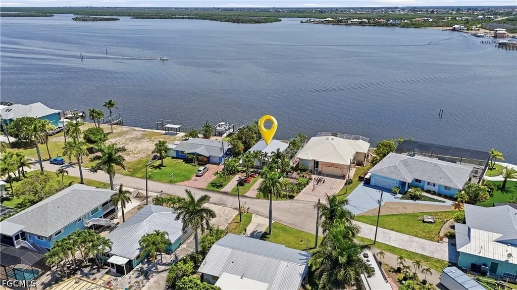 2498 Bayshore Drive Matlacha FL 33993