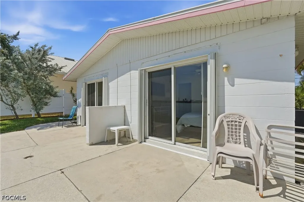 2498 Bayshore Drive Matlacha FL 33993