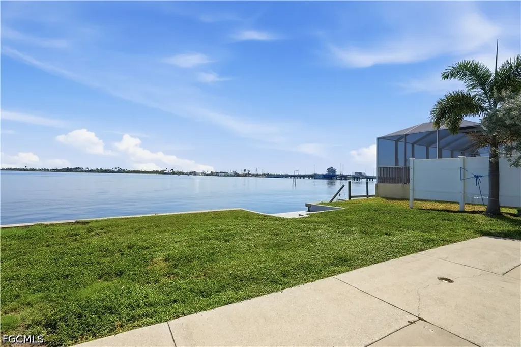 2498 Bayshore Drive Matlacha FL 33993