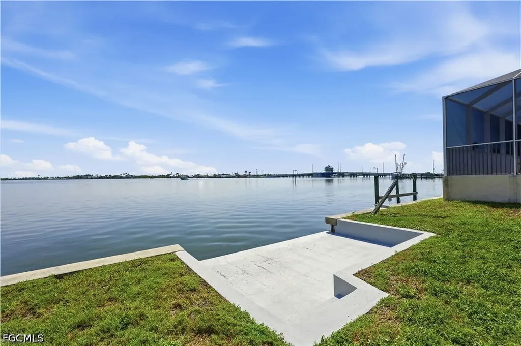 2498 Bayshore Drive Matlacha FL 33993