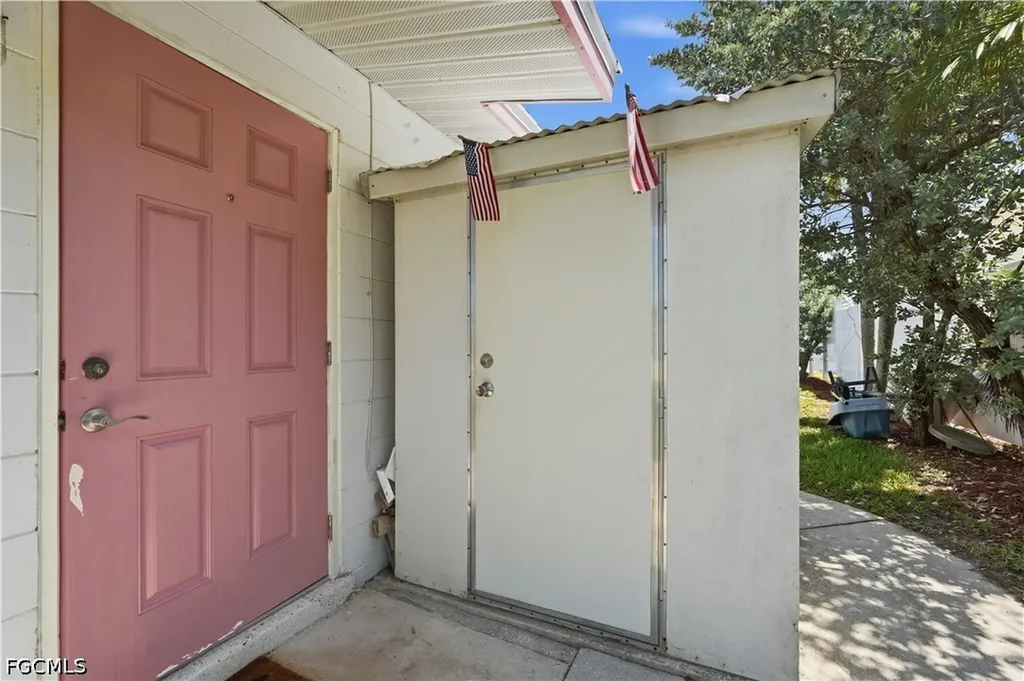 2498 Bayshore Drive Matlacha FL 33993