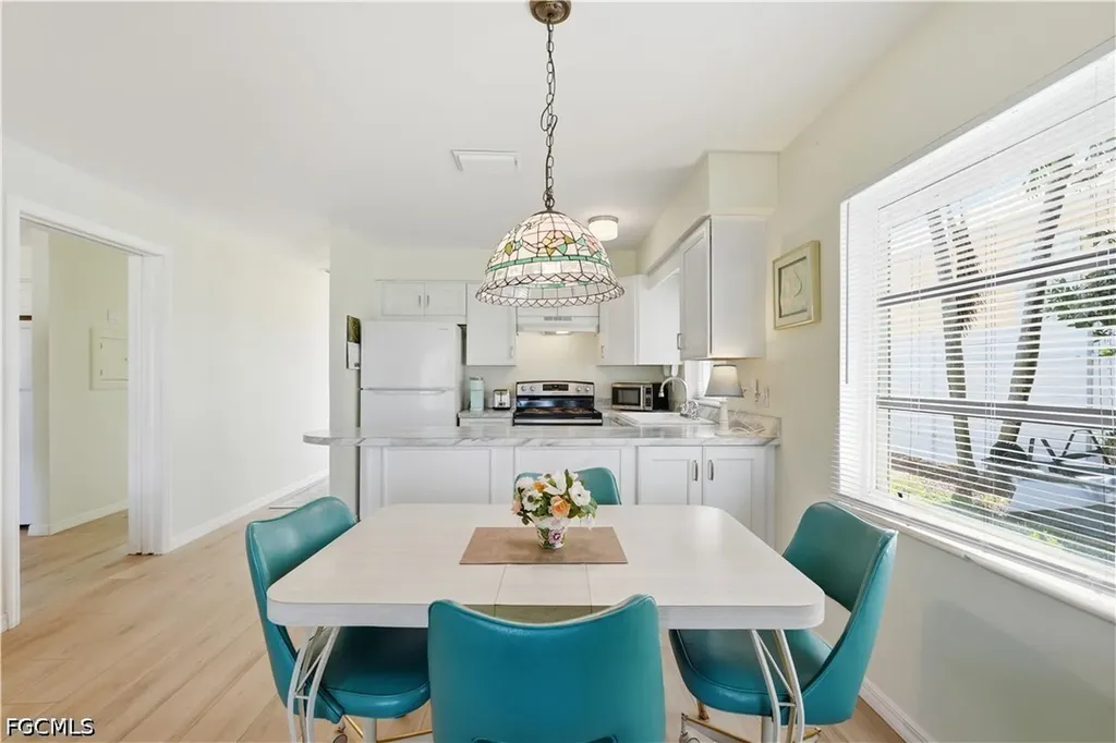 2498 Bayshore Drive Matlacha FL 33993