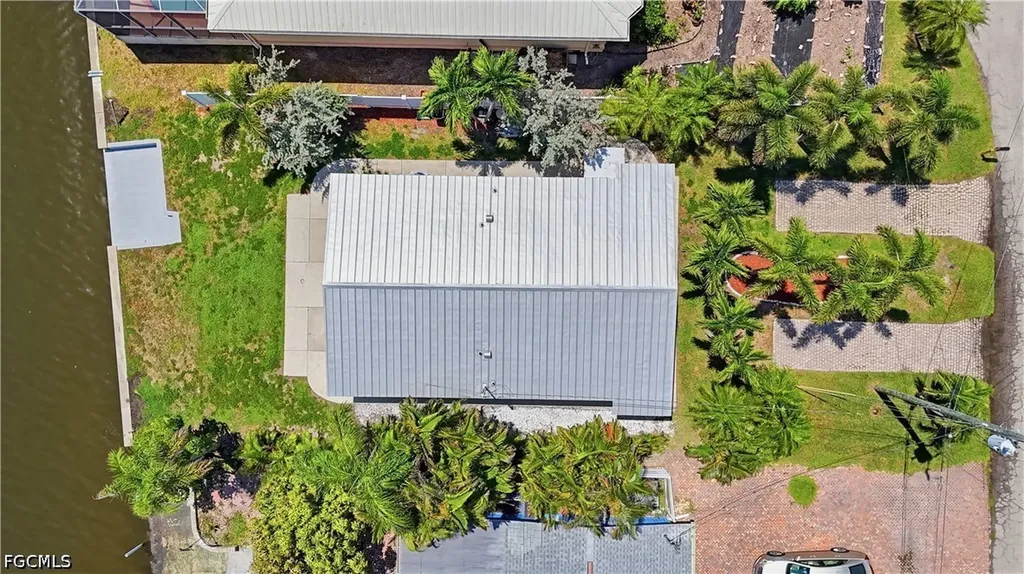 2498 Bayshore Drive Matlacha FL 33993