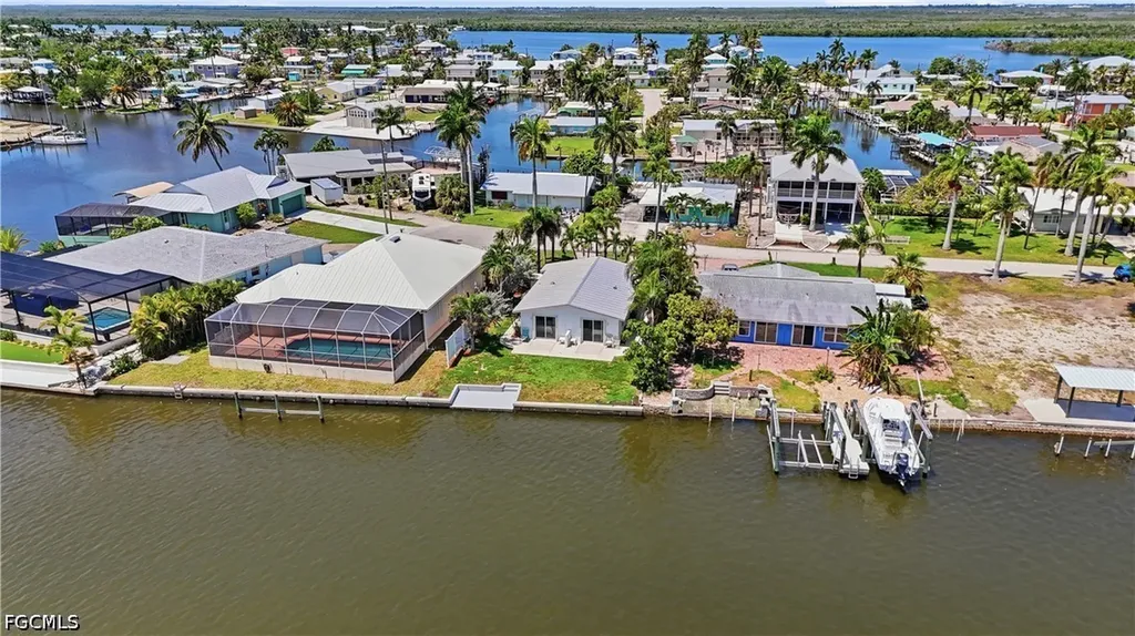 2498 Bayshore Drive Matlacha FL 33993