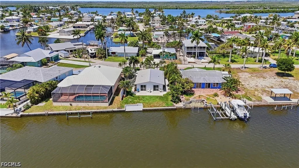 2498 Bayshore Drive Matlacha FL 33993