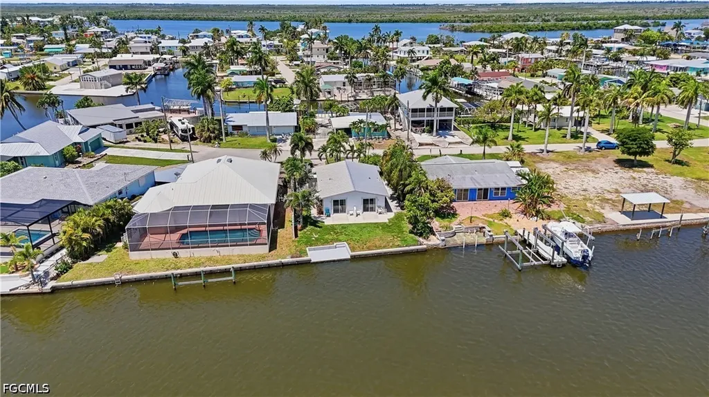 2498 Bayshore Drive Matlacha FL 33993