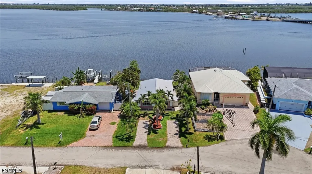 2498 Bayshore Drive Matlacha FL 33993
