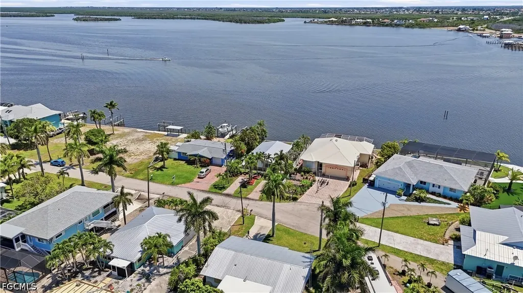2498 Bayshore Drive Matlacha FL 33993