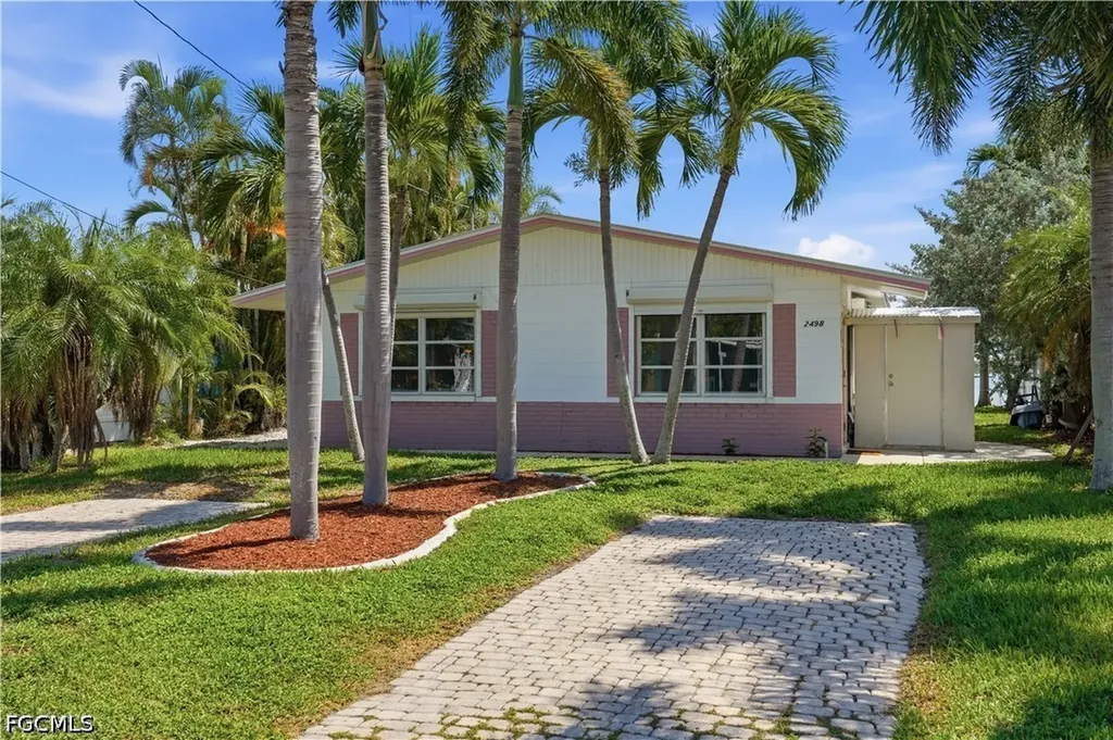 2498 Bayshore Drive Matlacha FL 33993