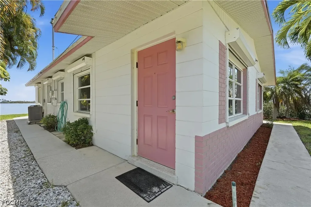 2498 Bayshore Drive Matlacha FL 33993