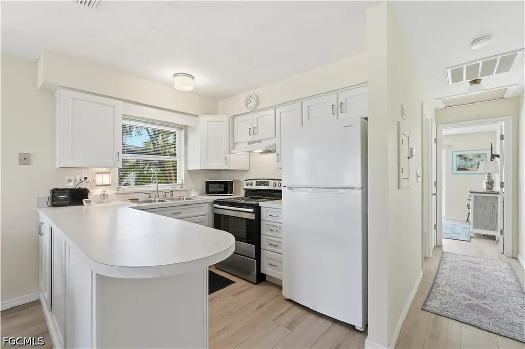 2498 Bayshore Drive Matlacha FL 33993